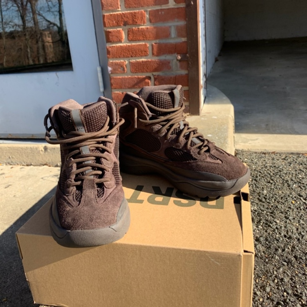 Yeezy desert boots (oil) - Picture 2 of 5